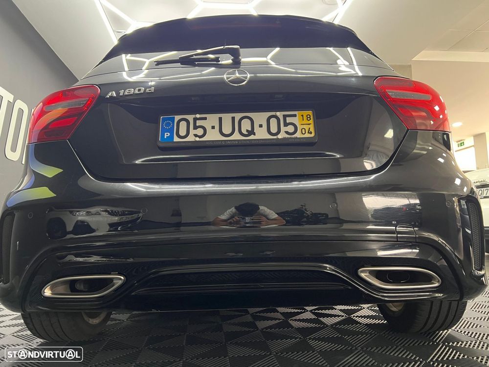Mercedes-Benz A 180 d AMG Line - 11