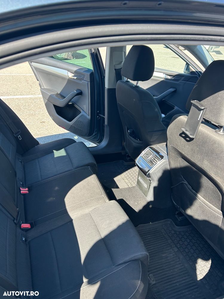 Skoda Superb 2.0 TDI DSG Ambition - 9