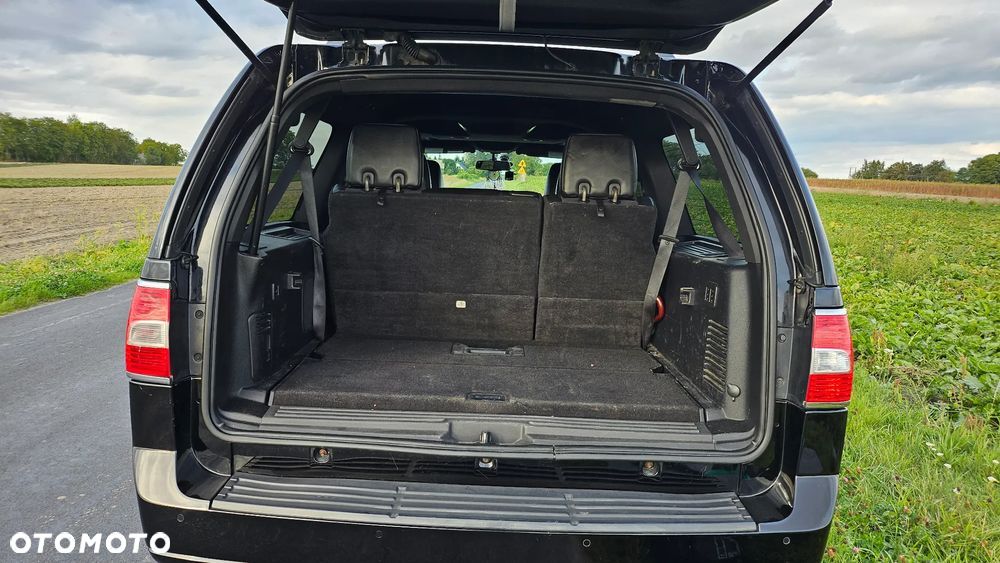 Lincoln Navigator 5.4 L 4x4 - 12