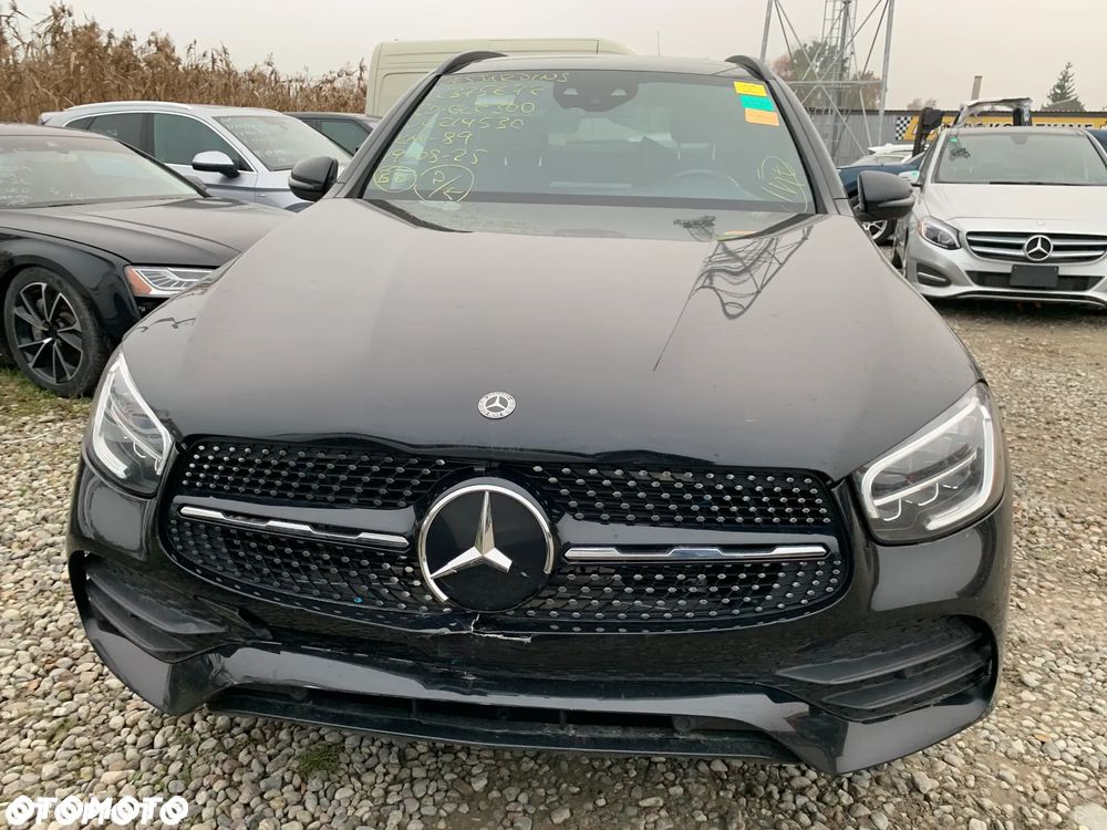 Mercedes-Benz GLC 300 4Matic 9G-TRONIC AMG Line Advanced - 9