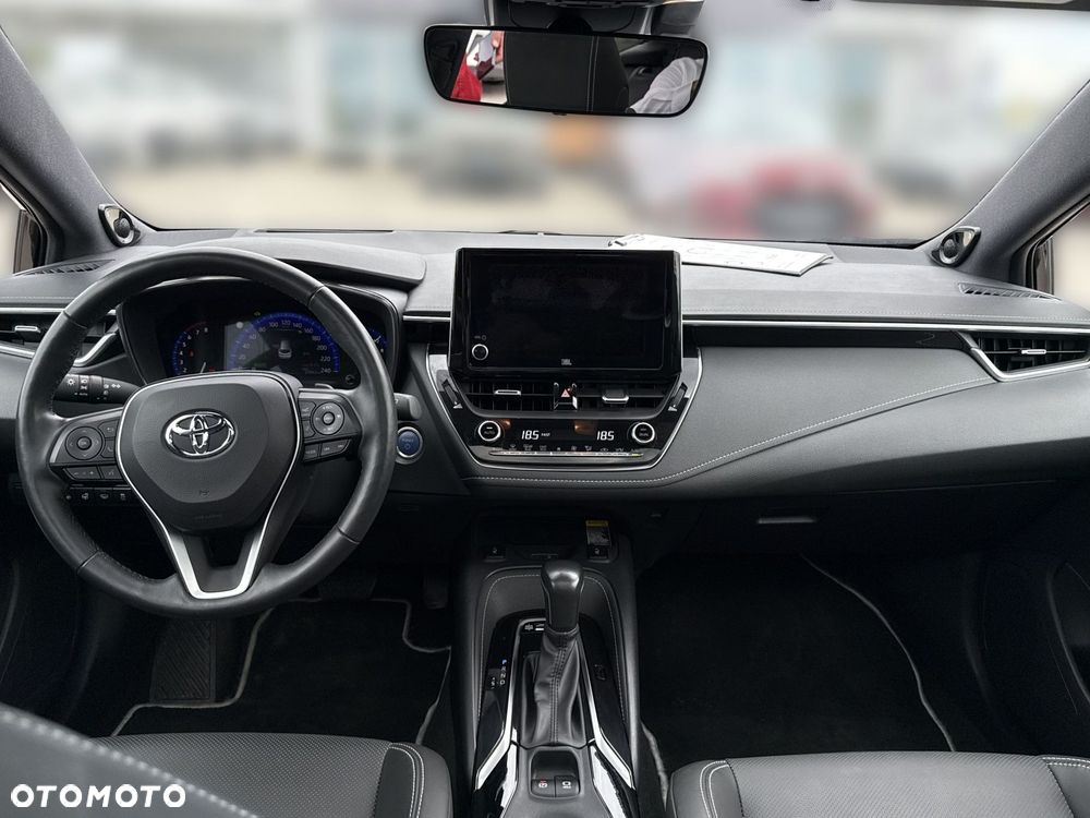 Toyota Corolla - 13