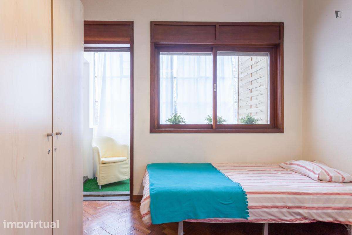 Quarto - localizado em Paranhos Porto - Grande imagem: 4/39