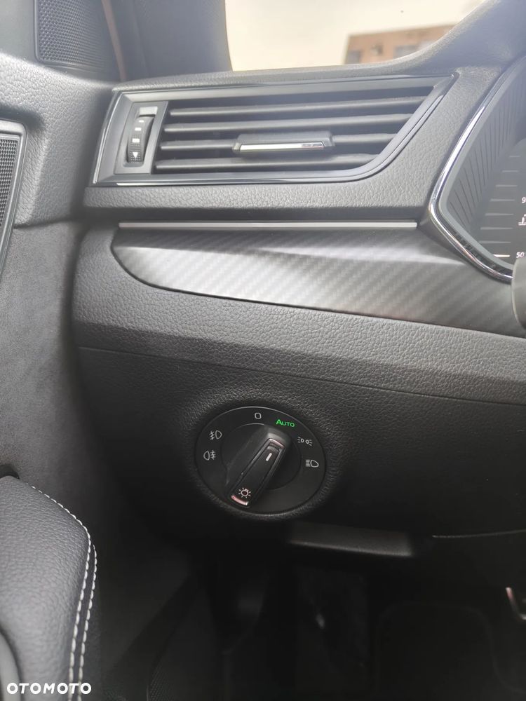 Skoda Superb 2.0 TDI SCR Sportline DSG - 18