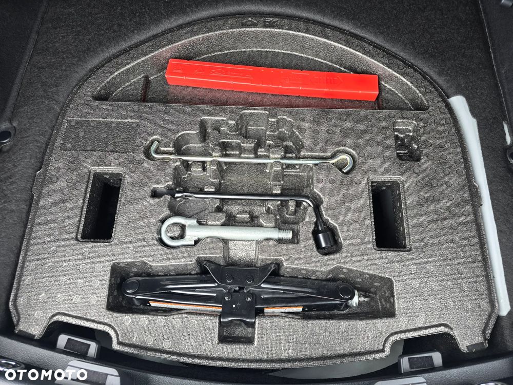 Toyota Corolla 1.8 Hybrid Comfort - 37