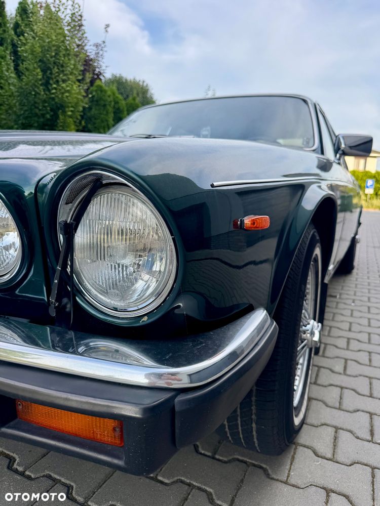 Jaguar XJ - 16
