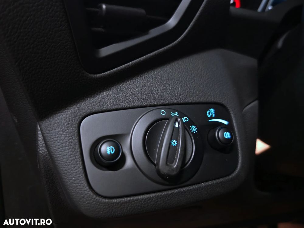 Ford Kuga 1.5 TDCi 2x4 Aut. ST-Line - 23