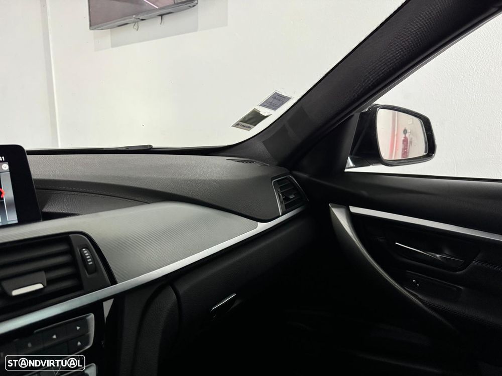 BMW 320 i Pack M Auto - 16