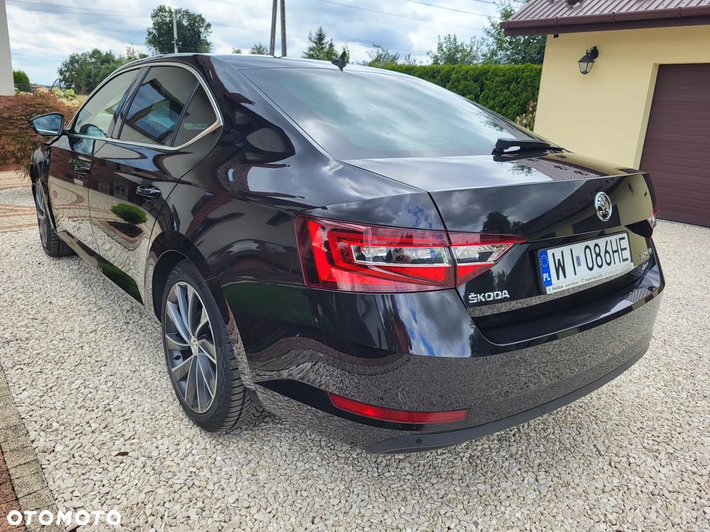 Skoda Superb 2.0 TDI 4x4 L&K DSG - 6
