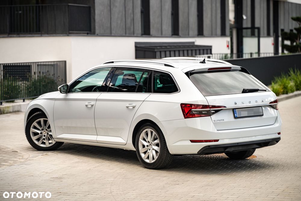 Skoda Superb 2.0 TDI SCR Style DSG - 4