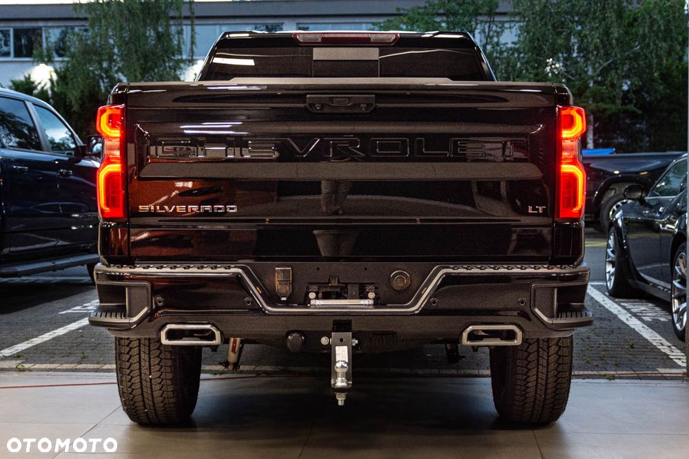 Chevrolet Silverado - 3