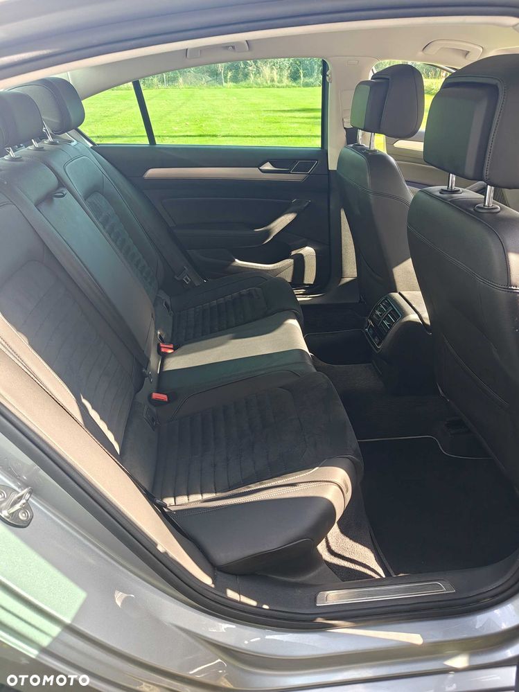 Volkswagen Passat - 8