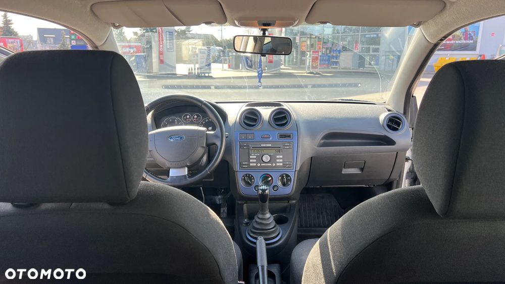 Ford Fiesta 1.3 Ambiente - 17