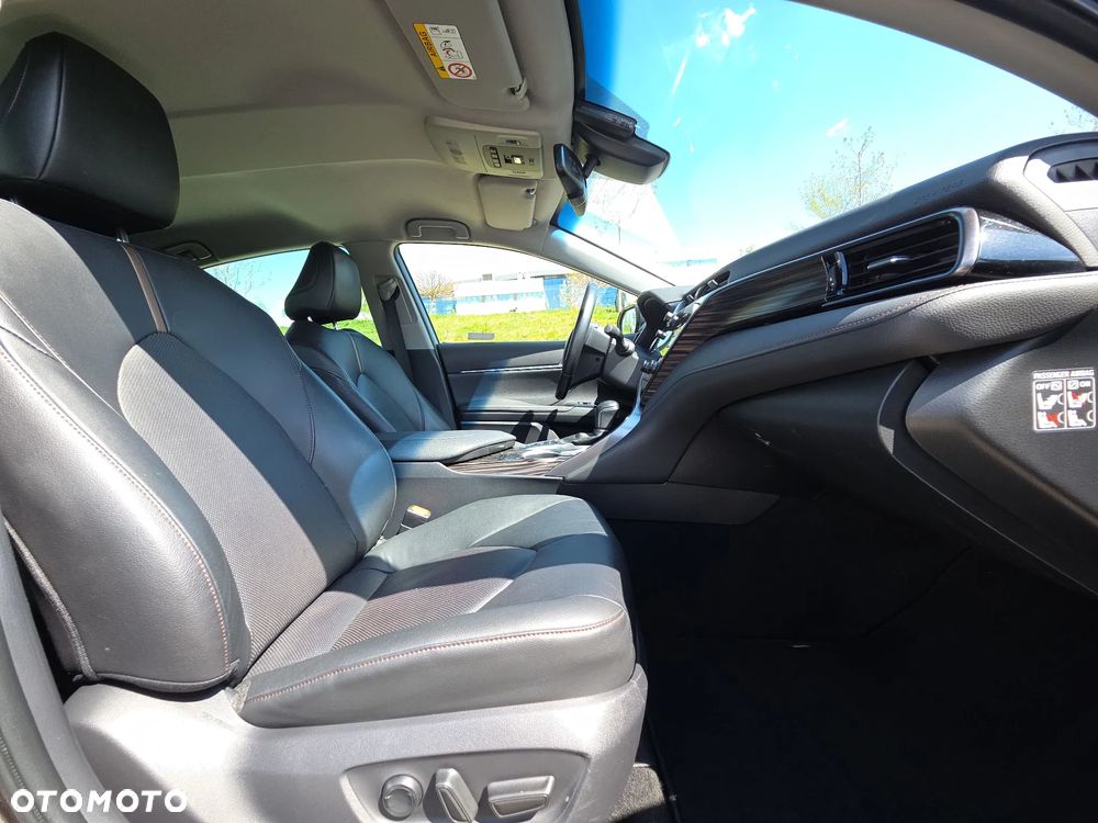 Toyota Camry 2.5 Hybrid Executive CVT - 13