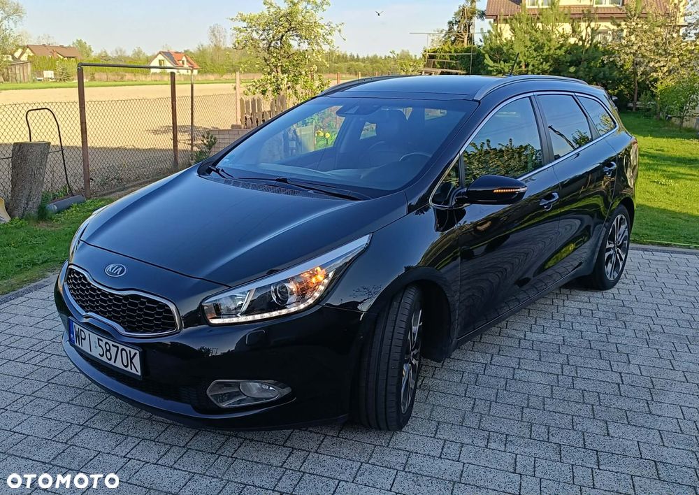 Kia Ceed 1.6 GDI DCT Platinum Edition - 1