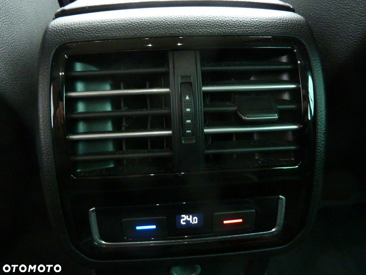 Volkswagen Passat - 38