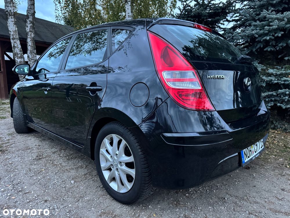 Hyundai i30 i30cw 1.4 FIFA WM Edition - 2