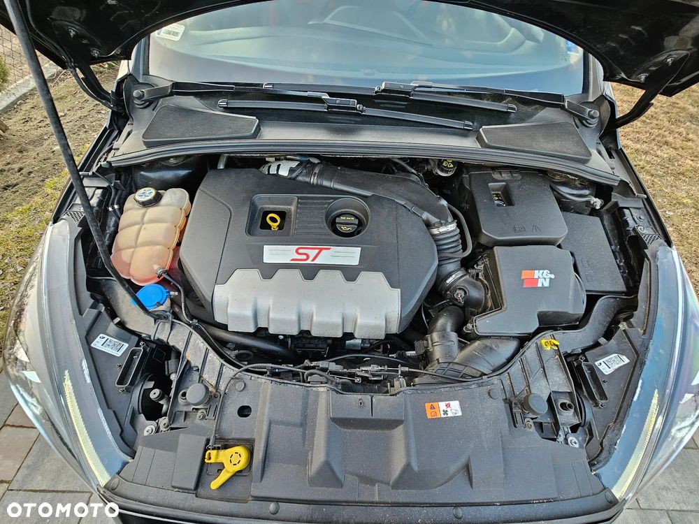 Ford Focus ST - 15