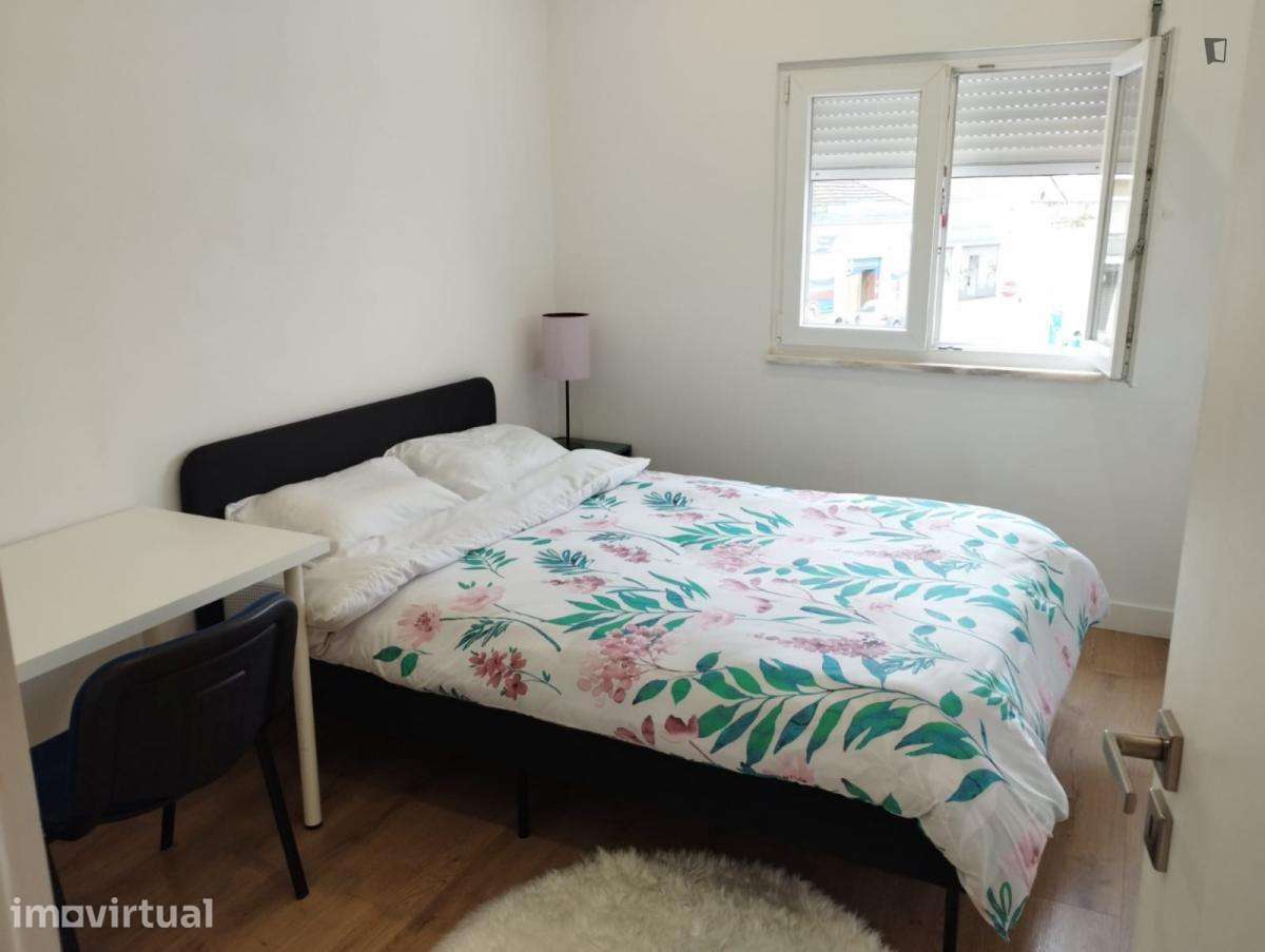 Quarto - localizado em Setubal - Grande imagem: 3/6