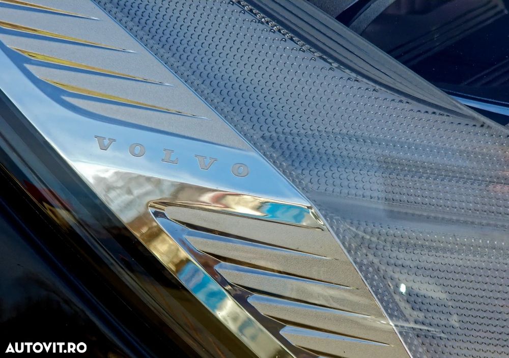 Volvo XC 60 T8 Twin Engine AWD Momentum - 23