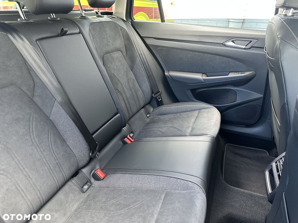 Volkswagen Golf Variant - 16