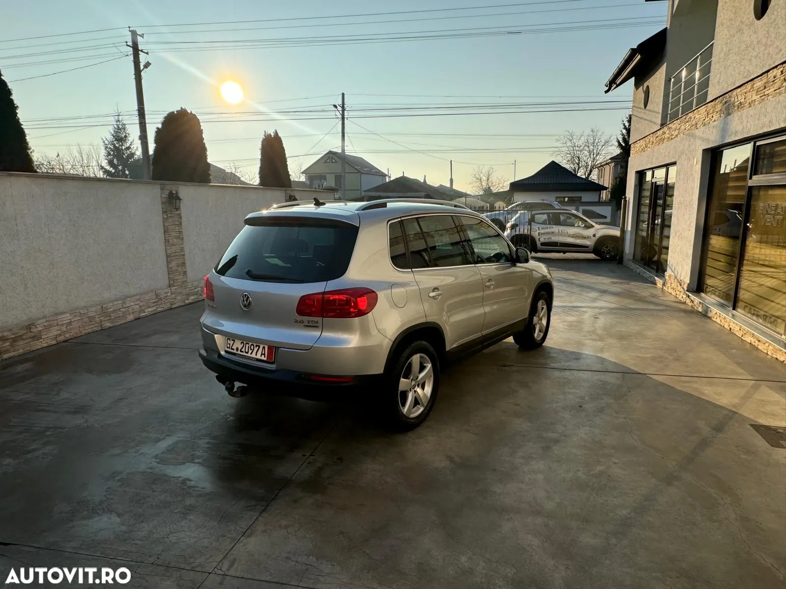 Volkswagen Tiguan - 5