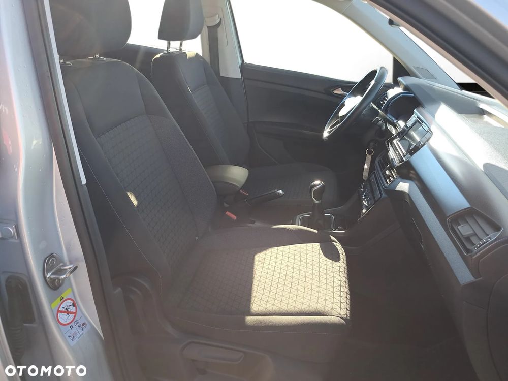 Volkswagen T-Cross - 13