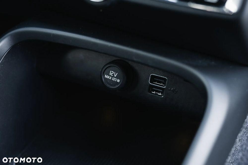 Volvo XC 40 T4 R-Design - 29