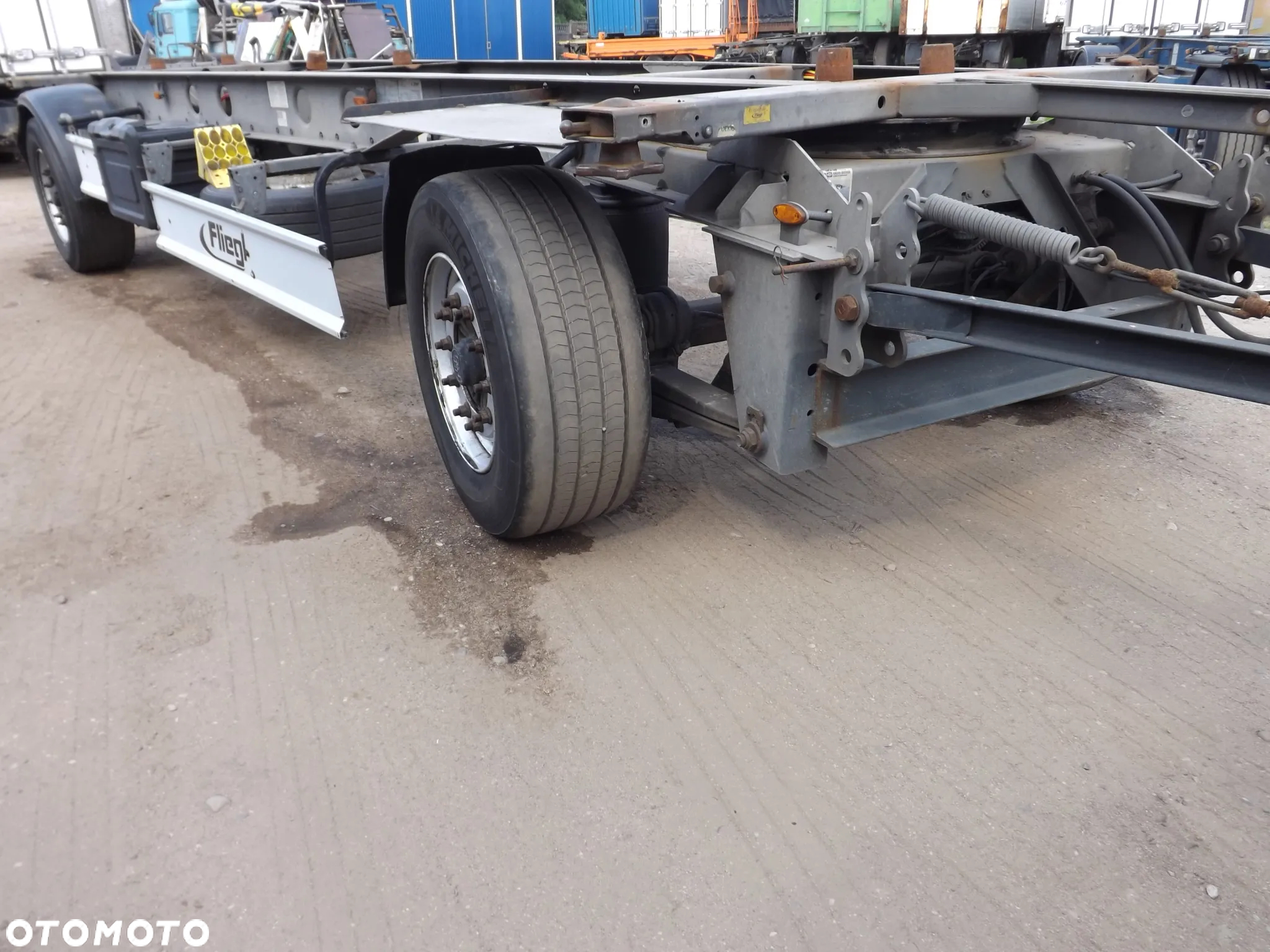 Fliegl bdf ocynkowany 18t  dmc - 7