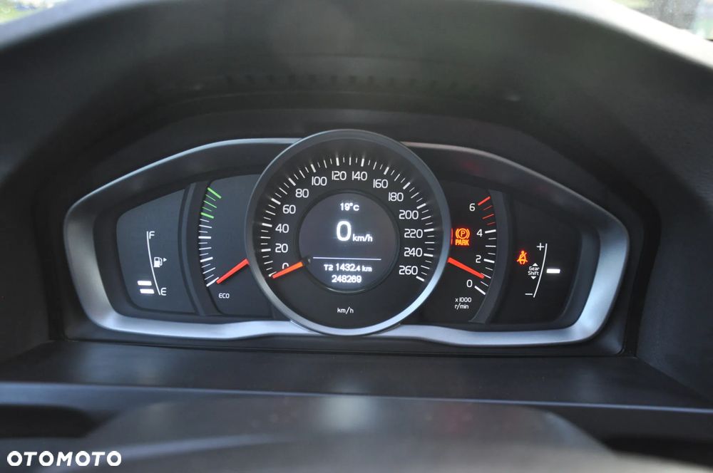 Volvo V60 D3 Summum - 18
