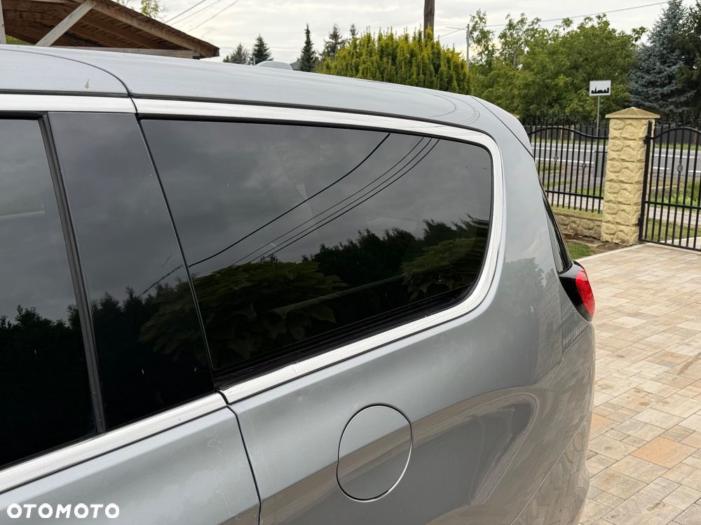 Chrysler Pacifica - 21