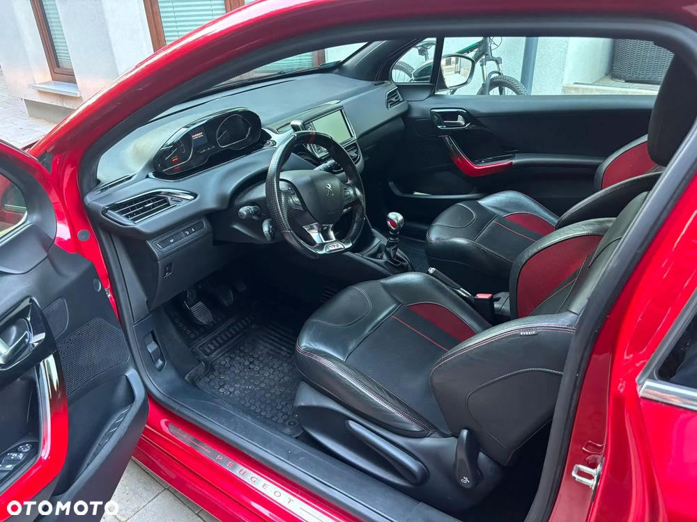 Peugeot 208 1.6 THP GTi - 10