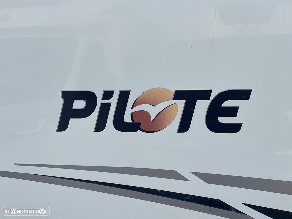 Pilote Explorateur G742 c/Cama Central - Autocaravana - 40
