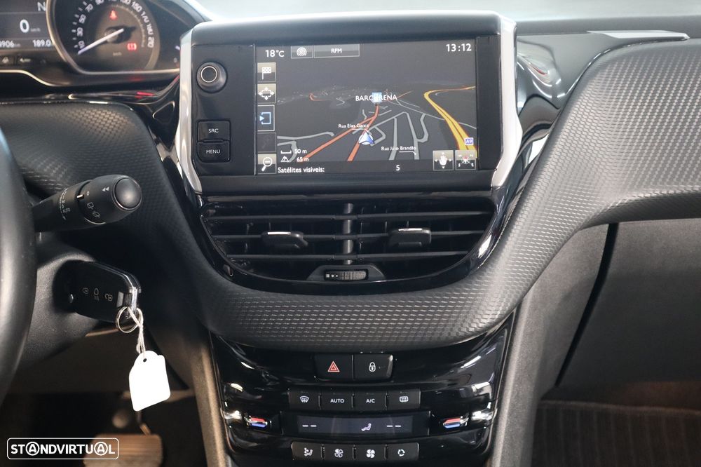 Peugeot 2008 1.6 e-HDi Allure 2-Tronic - 31