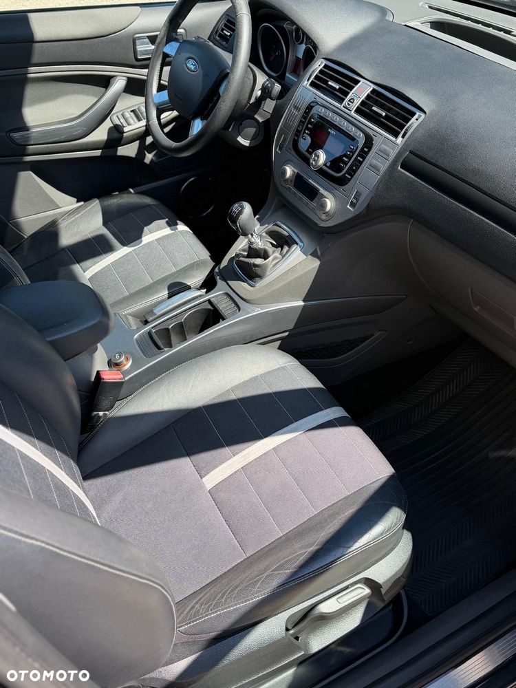 Ford Kuga 2.0 TDCi 2x4 Titanium - 16