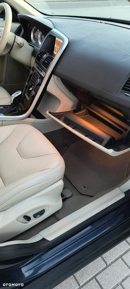 Volvo XC 60 T6 AWD Momentum - 16