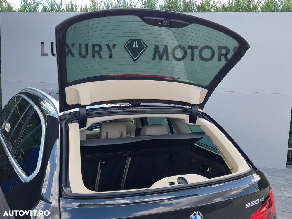 BMW Seria 5 520d Touring Aut. Luxury Line - 33