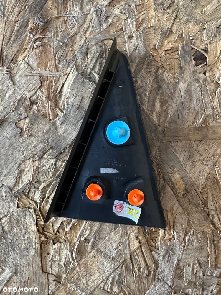 TRÓJKĄT ZAŚLEPKA DRZWI TYŁ LEWA PRAWA HYUNDAI KONA 17- 83840-J9000 83830-J9000 - 3