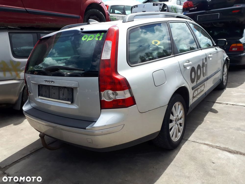 VOLVO V50 04-07 1.6 D ZDERZAK TYŁ TYLNY 426-26 - 2