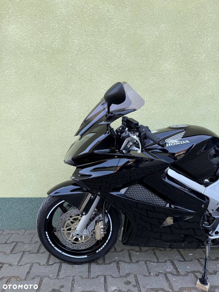 Honda VFR - 27