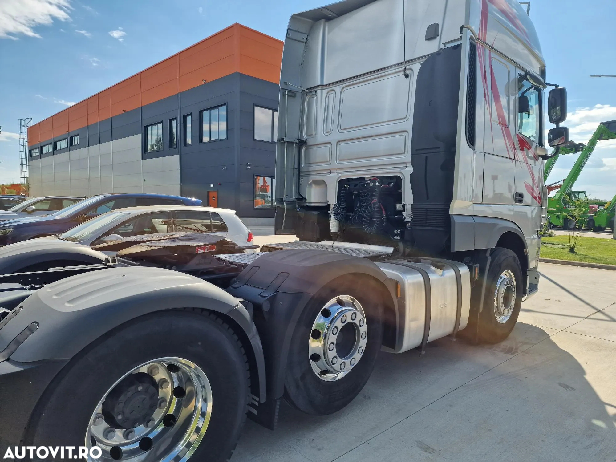 DAF XF 530 6x2, axa liftabila, RETARDER, Super Space 41900 eur+Tva, 12,9l, 2 girofaruri, proiectoare, faruri ceata, Frigider, Aer cond stationare, Anv balon puntea fata, Anv 80% ok, posibilitate leasing 4 ani,  50t cu trailer 3 axe,PROMOTIE 41900 EUR+Tva - 9