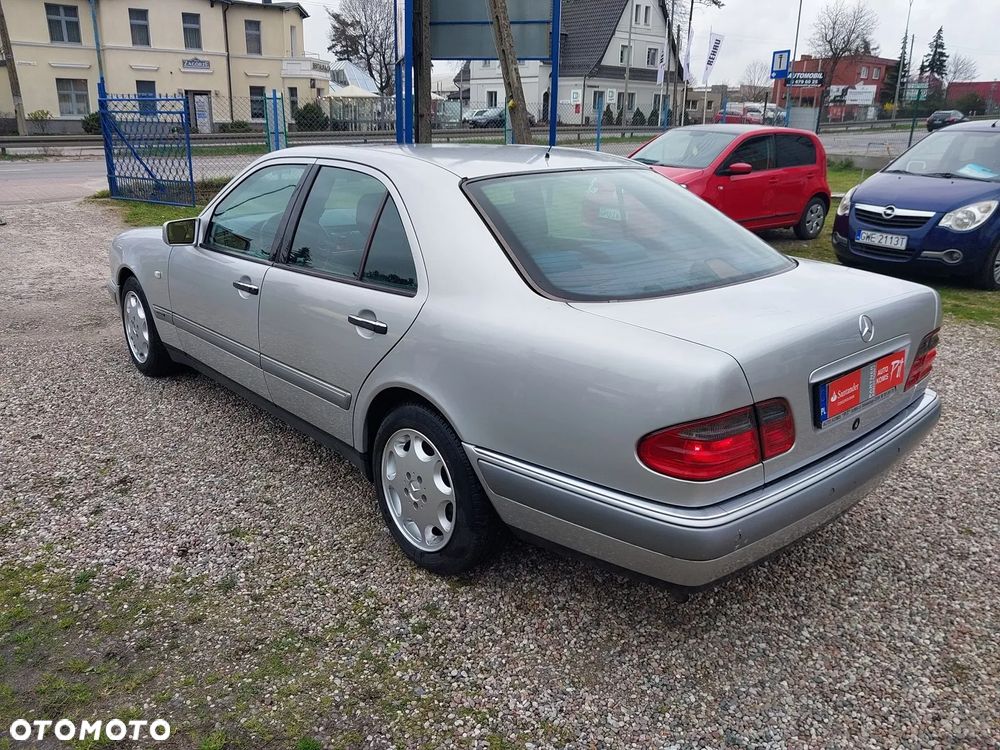 Mercedes-Benz Klasa E - 3