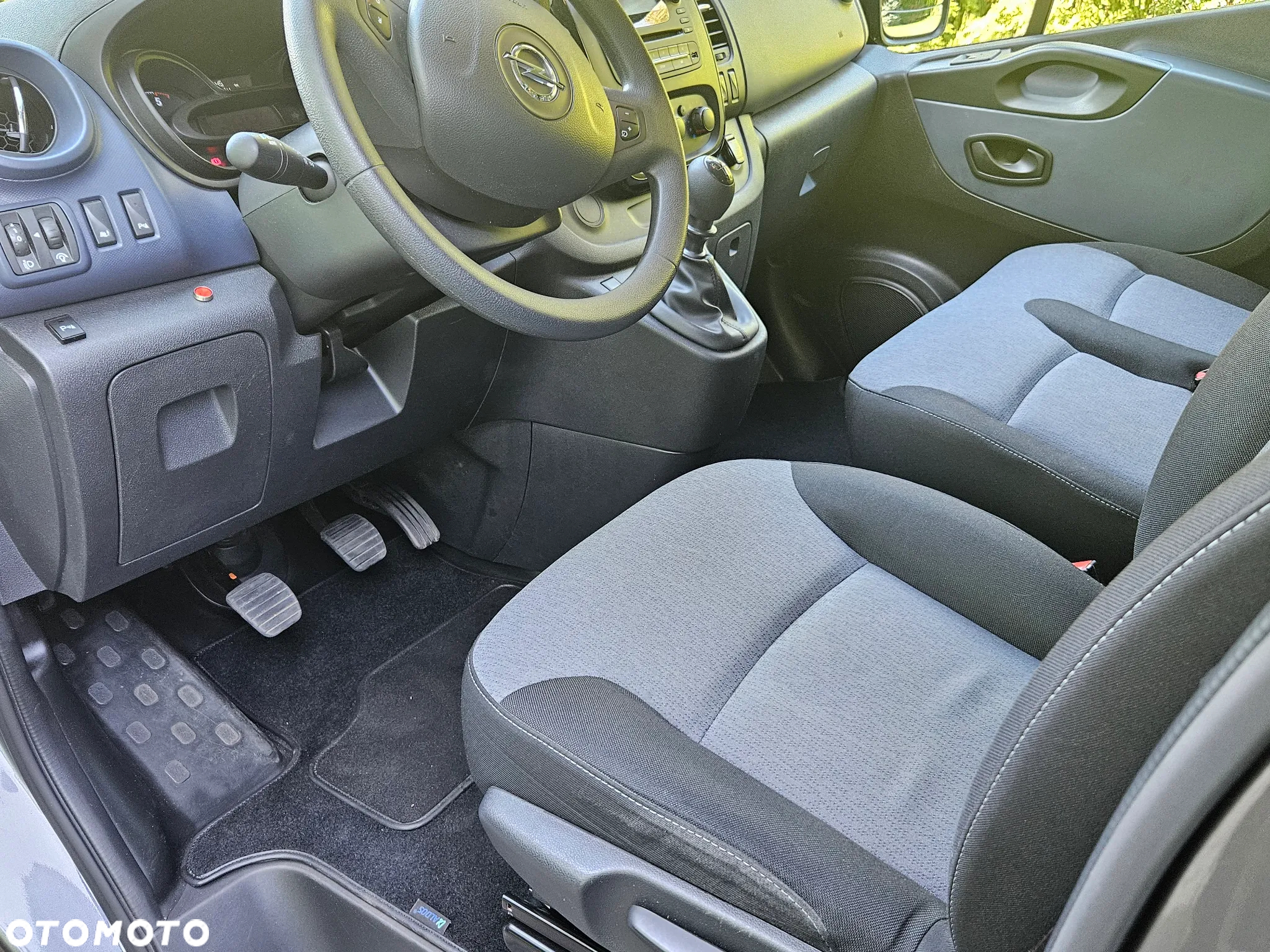 Opel Vivaro - 13