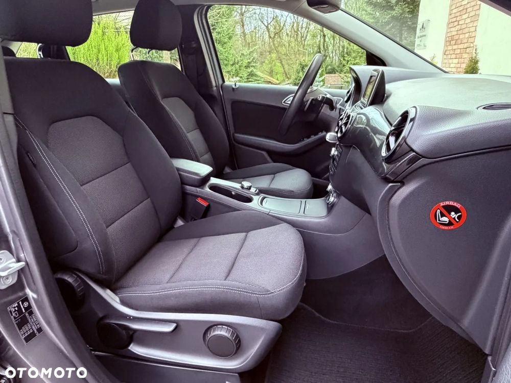 Mercedes-Benz Klasa B 200 7G-DCT Edition - 25