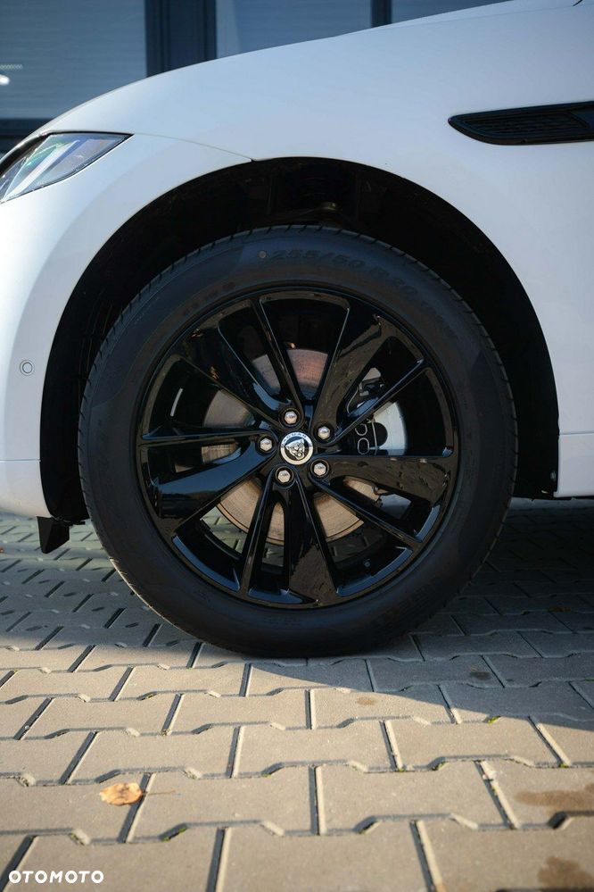 Jaguar F-Pace - 9