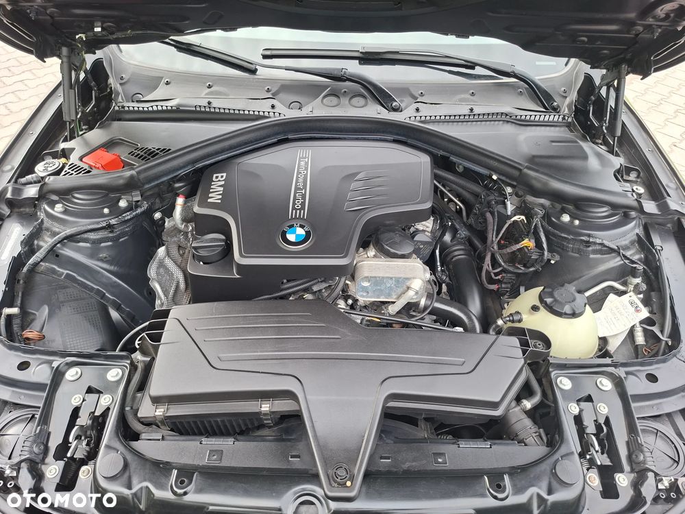 BMW Seria 3 320i - 26