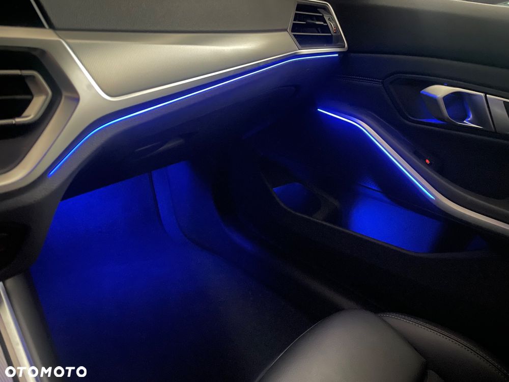 BMW Seria 3 318d Sport Line - 19