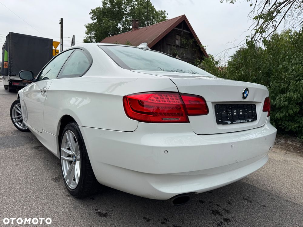 BMW Seria 3 320i M Sport Edition - 3