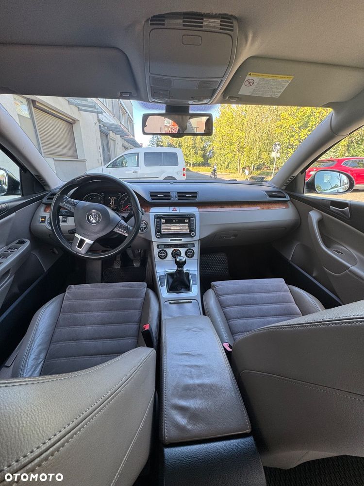 Volkswagen Passat 1.8 TSI Highline - 12