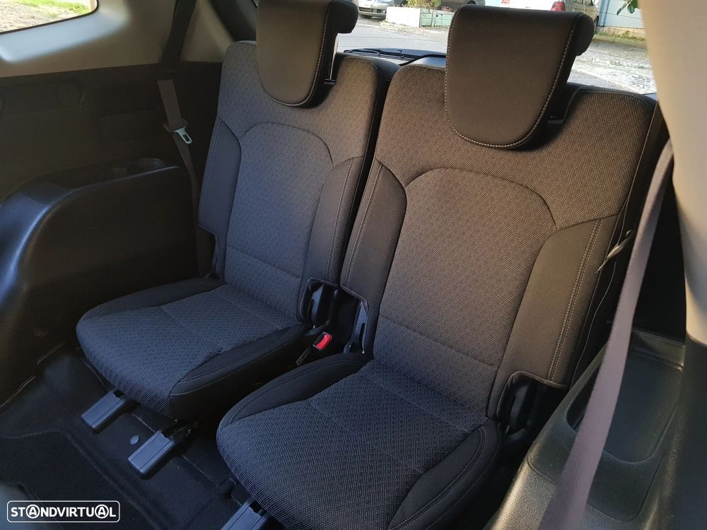Kia Carens 1.7 CRDi 141 Edition 7 - 32