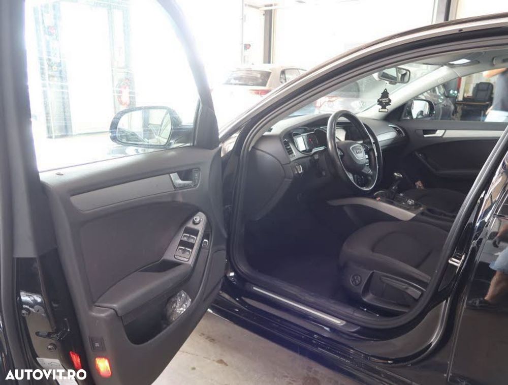 Audi A4 Limuzina 2.0 TDI DPF S line Sportpaket - 6